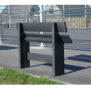 assis debout madrid plastique recycle fabrication francaise espace urbain 2