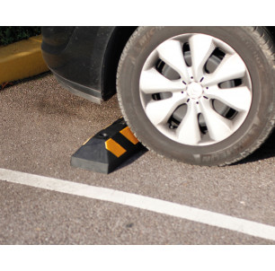 butee roue parking stationnement caoutchouc jaune et noir securite batiment delimitation place voiture procity spl 2